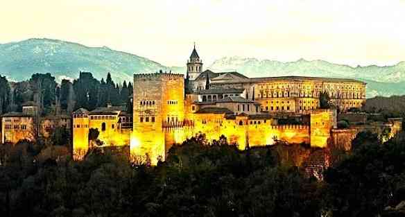 Sua majestade o Palácio do Alhambra ao cair do sol: Uma das maravilhas deste mundo!