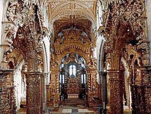Interior da Igreja de São Francisco e suas talhas douradas!