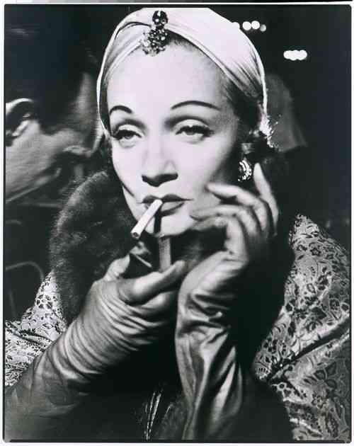 De Marlene Dietrich que abafava em 1955 de turbante...