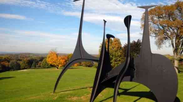 Também no jardim de esculturas, está este lindo trabalho by Calder "Large Spiny"...
